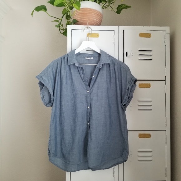 GAP Tops - [GAP] Chambray Blue Gray Short Sleeve Button Up